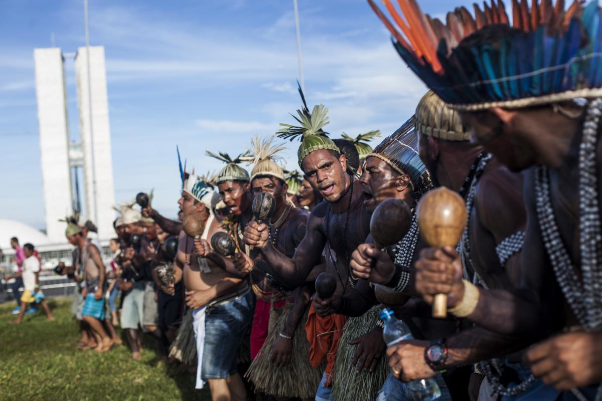 Protesto de indígenas durante Acampamento Terra Livre, em frente ao Congresso, em Brasília, em 2019 | Mídia Ninja