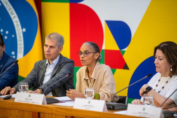 Os ministros Sidônio Palmeira (Secrataria de Comunicação) e Marina Silva (Meio Ambiente) e a secretária-executiva da Casa Civil, Míriam Belchior, na coletiva de imprensa no Palácio do Planalto em que foram anunciados os vetos | Henrique Raynal / Casa Civil